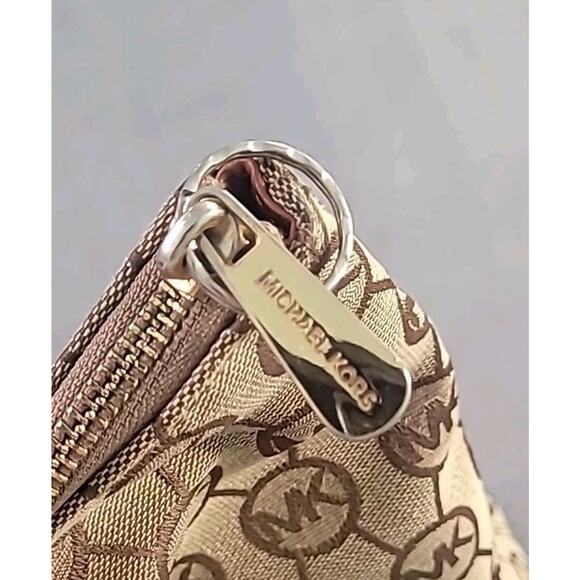 Michael Kors MK Beige & Brown Tote – Classic Shoulder Bag – Tons of Pockets - Picture 13 of 16